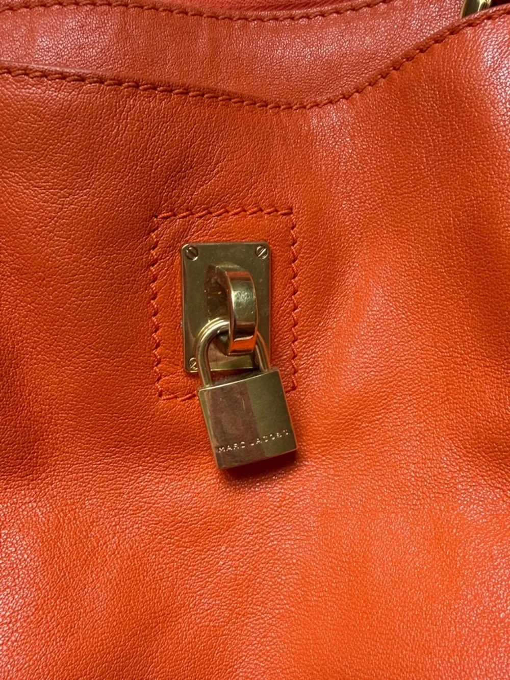 Marc Jacobs Mandarin Leather Shoulder Bag with Gold Hardware - Picture 8 of 10